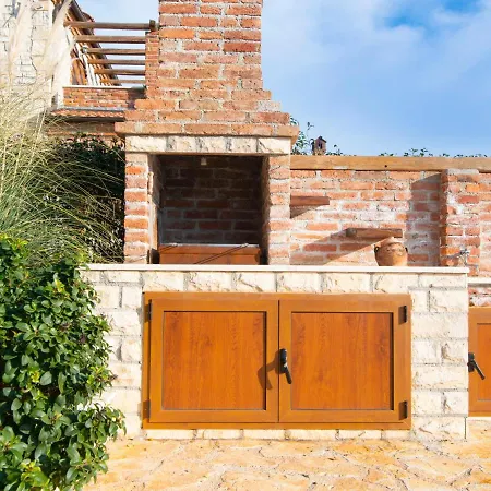 Bergmann By Interhome Svetvinčenat